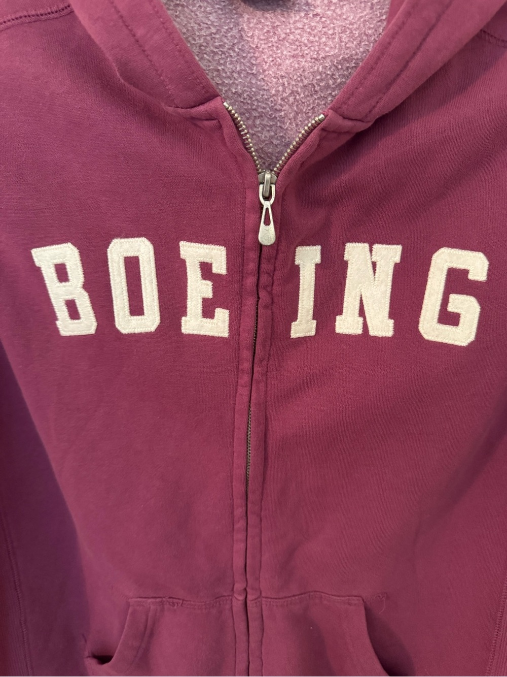 Boeing signature logo full-zip hoodie in a dark pink - size medium